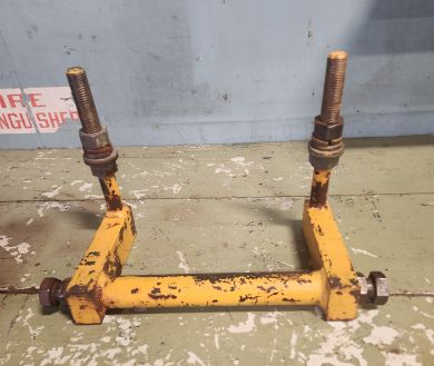 AU43166 Hinge